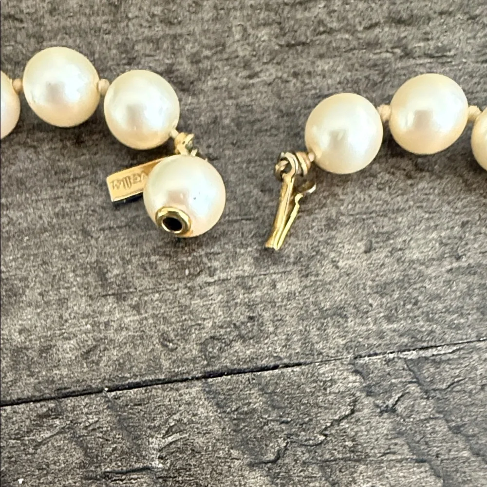 Elegant Cream Pearl Necklace